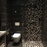 Golden Mansion アパートホテル 3*