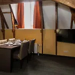 Golden Mansion アパートホテル 3*