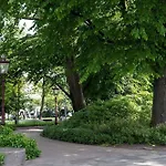 Golden Mansion アパートホテル