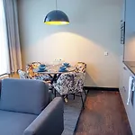 Ξενοδοχείο με διαμερίσματα Golden Mansion 3*